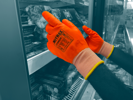 https://www.workwear.co.uk/user/products/Unigloves-nitrex-370WOR-orange-hi-vis-gloves-1(1).jpg