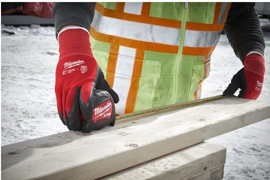 https://www.workwear.co.uk/user/products/large/milwaukee-red-black-safety-gloves-winter-thermal-2.jpg